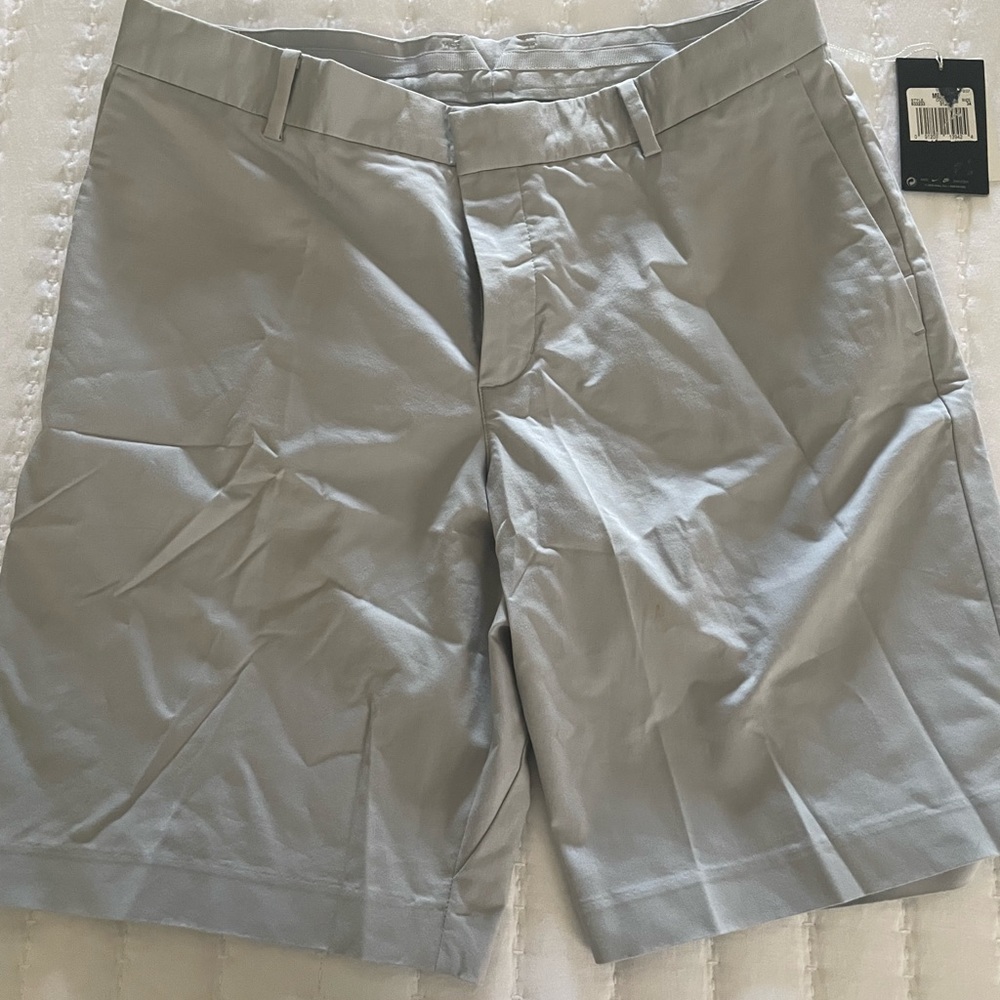 Men’s Nike grey golf shorts size 34 with tag